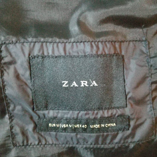 ZARA(ザラ)のザラ　ナイロン　ベスト　スーツ　インナー　ネイビー　L メンズのジャケット/アウター(ダウンベスト)の商品写真