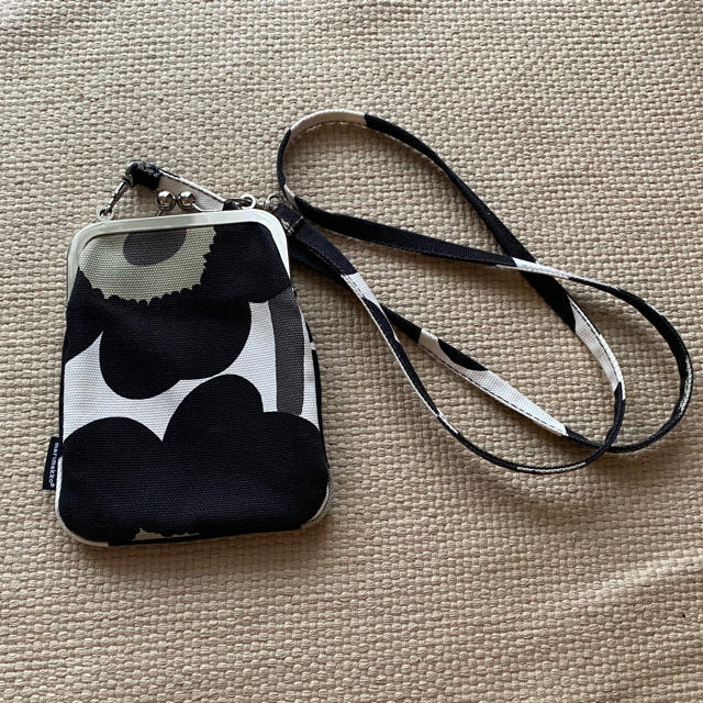 marimekko(マリメッコ)のmarimekko マリメッコ Unikko ポシェット レディースのバッグ(その他)の商品写真