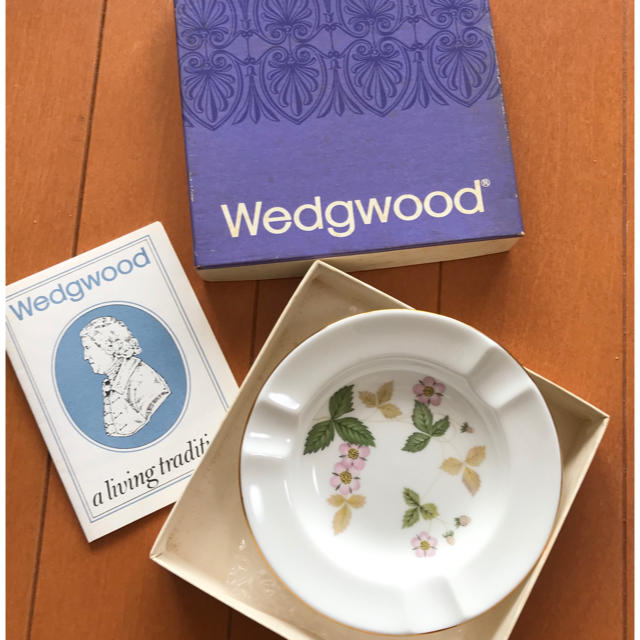 WEDGWOOD(ウェッジウッド)のウェッジウッド　ワイルドストロベリー灰皿 インテリア/住まい/日用品のインテリア小物(灰皿)の商品写真