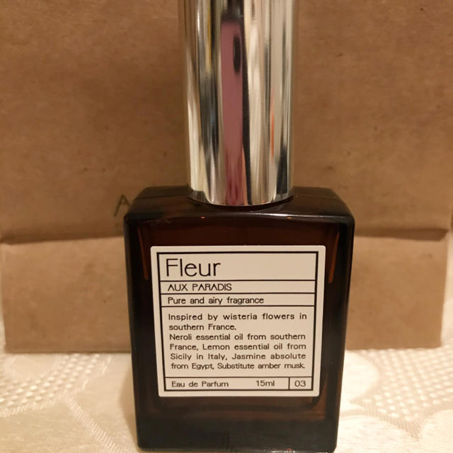 AUX PARADIS(オゥパラディ)のAUXPARADIS FLEUR 15ml コスメ/美容の香水(香水(女性用))の商品写真