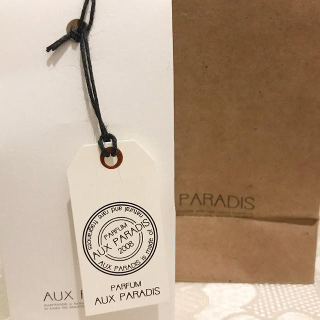 AUX PARADIS(オゥパラディ)のAUXPARADIS FLEUR 15ml コスメ/美容の香水(香水(女性用))の商品写真