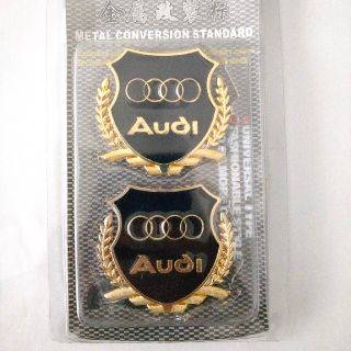 新品★未開封 メタルエンブレム AUDI(車外アクセサリ)