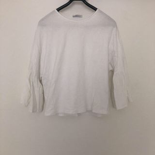 ザラ(ZARA)のフリルブラウス ホワイト カジュアル 秋服(シャツ/ブラウス(長袖/七分))