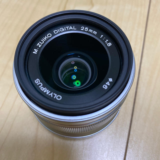 OLYMPUS(オリンパス)のOLYMPUS 25mm f1.8 単焦点レンズ スマホ/家電/カメラのカメラ(レンズ(単焦点))の商品写真