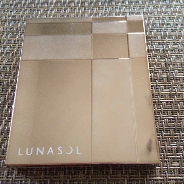 LUNASOL(ルナソル)のルナソルアイシャドウ コスメ/美容のベースメイク/化粧品(その他)の商品写真