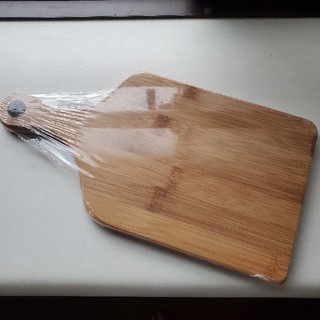 新品　木製　カッティングボード　まな板(収納/キッチン雑貨)