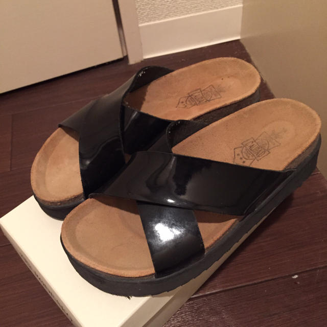 KBF(ケービーエフ)のKBFクロスサンダル💓 最終お値下げ レディースの靴/シューズ(サンダル)の商品写真