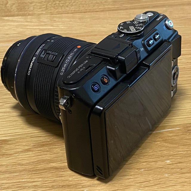 OLYMPUS(オリンパス)のOLYMPUS ミラーレス一眼 E-PL5 ジャンク品 スマホ/家電/カメラのカメラ(ミラーレス一眼)の商品写真