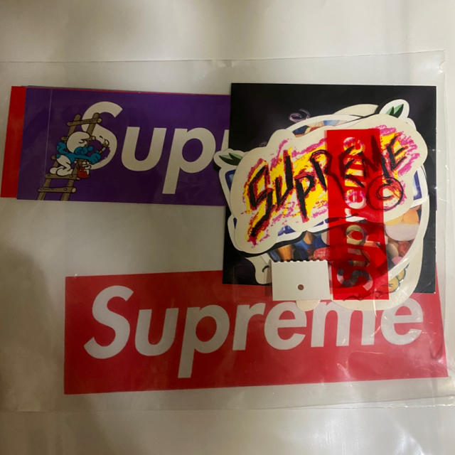 supreme ステッカー　スマーフ