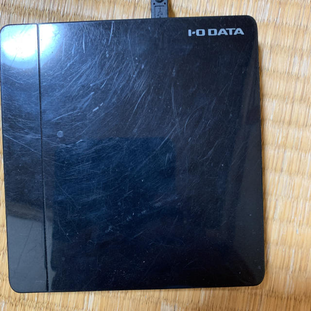 IODATA(アイオーデータ)のアイオーデータ　ポータブルDVD  DVRP-U8NK スマホ/家電/カメラのPC/タブレット(PC周辺機器)の商品写真