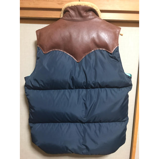 Rocky Mountain Featherbed(ロッキーマウンテンフェザーベッド)のRocky Mountain Featherbed 44 美品　ダウンベスト メンズのジャケット/アウター(ダウンベスト)の商品写真