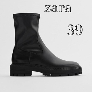 ザラ(ZARA)のトラックソール付きローヒールアンクルブーツ　39(ブーツ)