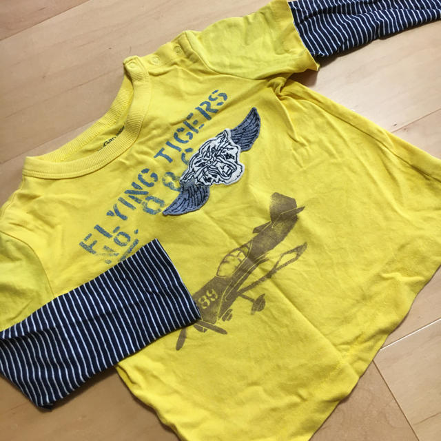 babyGAP(ベビーギャップ)のきなこ様　baby GAP ロングTシャツ　2枚セット　90 キッズ/ベビー/マタニティのキッズ服男の子用(90cm~)(Tシャツ/カットソー)の商品写真