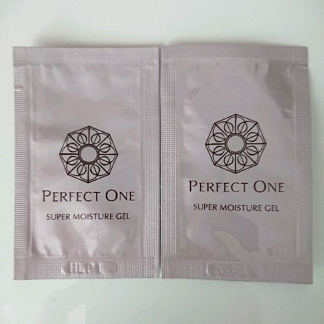 PERFECT ONE(パーフェクトワン)のPERFECT ONE パーフェクトワン スーパーモイスチャージェル サンプル  コスメ/美容のスキンケア/基礎化粧品(オールインワン化粧品)の商品写真