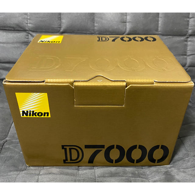 デジタル一眼Nikon D7000 ボディ 新品