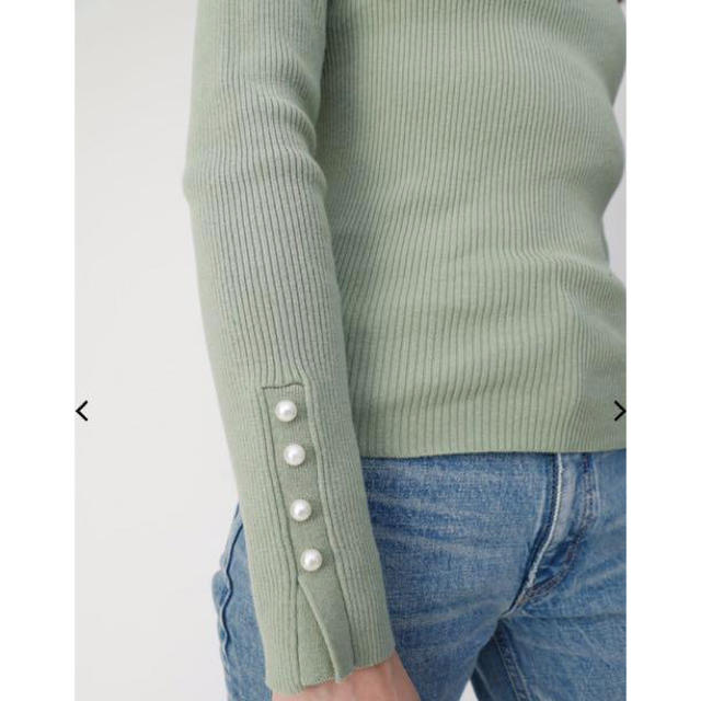 moussy(マウジー)のBUTTON SLEEVE RIB ニットトップス レディースのトップス(ニット/セーター)の商品写真