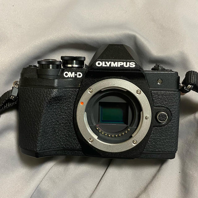 OLYMPUS OM-D E-M10 Mark III デジタル一眼カメラ-