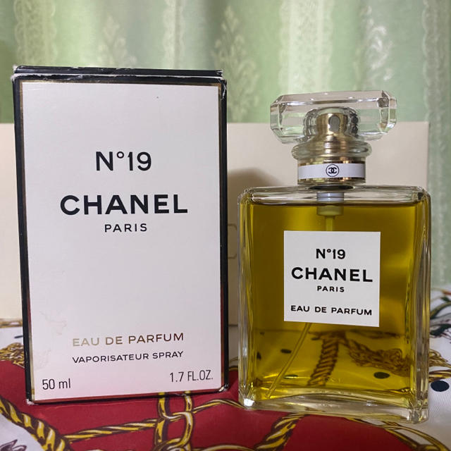 CHANEL - CHANELオードパルファムNo.19の通販 by 💐🌷🌸🍡🌱☘️｜シャネルならラクマ