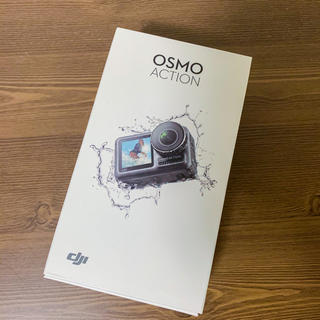 DJI Osmo Action（Sandisk128GB付属）(ビデオカメラ)