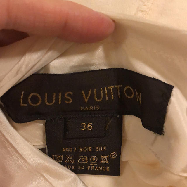 LOUIS VUITTON(ルイヴィトン)のちえこり様専用　ルイヴィトン　スカート　シルク レディースのスカート(ひざ丈スカート)の商品写真