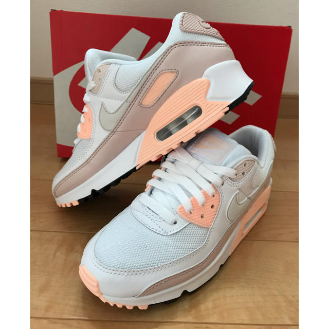 NIKE(ナイキ)のNIKE ウィメンズ　AIR MAX 90    24cm  レディースの靴/シューズ(スニーカー)の商品写真