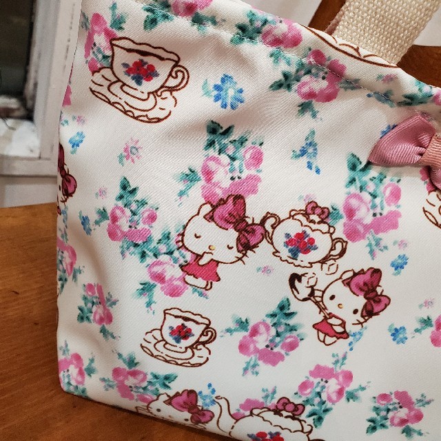 LAURA ASHLEY(ローラアシュレイ)の｛LAURA ASHLEY×キティ｝お散歩bag ハンドメイドのファッション小物(バッグ)の商品写真