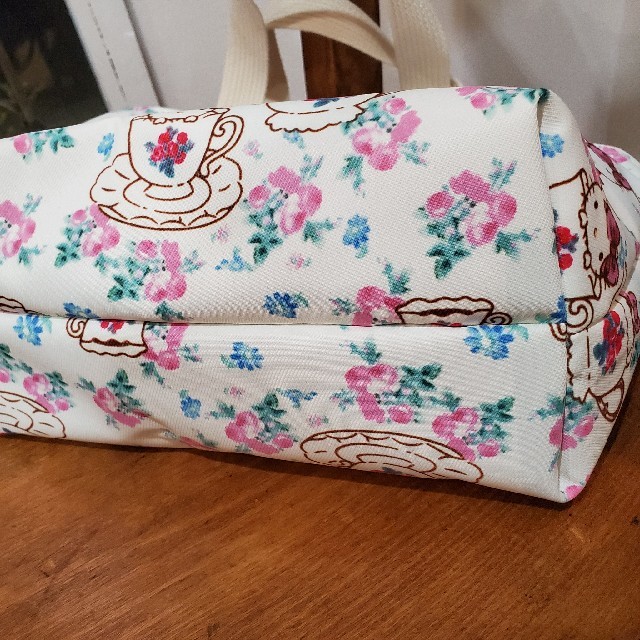 LAURA ASHLEY(ローラアシュレイ)の｛LAURA ASHLEY×キティ｝お散歩bag ハンドメイドのファッション小物(バッグ)の商品写真