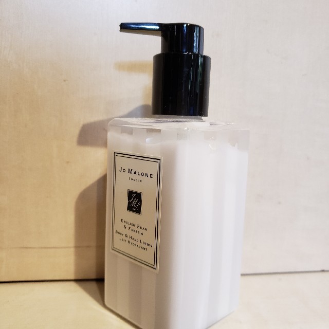 Jo Malone(ジョーマローン)のジョーマローン　イングリッシュペアー&フリージア コスメ/美容のボディケア(ボディローション/ミルク)の商品写真