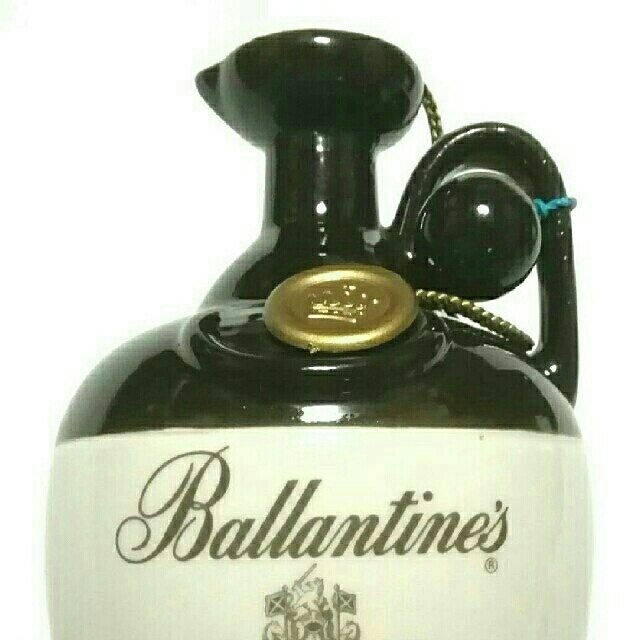大人気のスコッチウイスキー(Ballantine)フルボトル未開封品超美品 激安 食品/飲料/酒の酒(ウイスキー)の商品写真