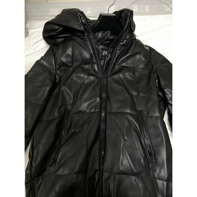 ZARA(ザラ)のzara レザー風コート　ブラック レディースのジャケット/アウター(ロングコート)の商品写真