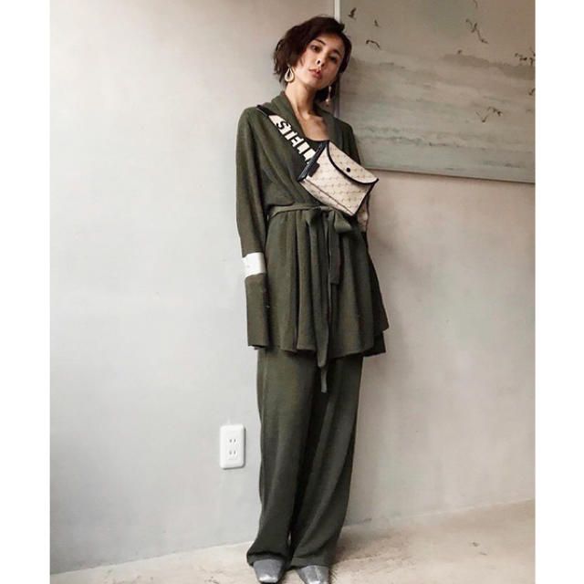 Ameri VINTAGE(アメリヴィンテージ)のAMERI vintage ENSEMBLE KNIT ROMPERS レディースのパンツ(オールインワン)の商品写真