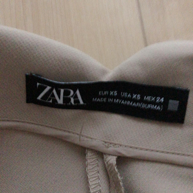 ZARA(ザラ)のZARA ハイウエスト パンツ レディースのパンツ(カジュアルパンツ)の商品写真