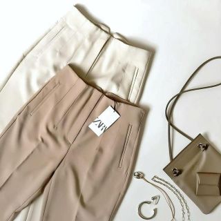 ザラ(ZARA)のZARA ハイウエスト パンツ(カジュアルパンツ)