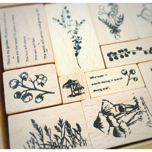 在庫わずか⭐️ボタニカルプラント スタンプ 12個 ハンドメイド 植物 ハンドメイドの文具/ステーショナリー(はんこ)の商品写真