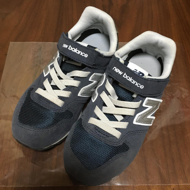 New Balance(ニューバランス)の【美品】ニューバランス キッズ スニーカー キッズ/ベビー/マタニティのキッズ靴/シューズ(15cm~)(スニーカー)の商品写真