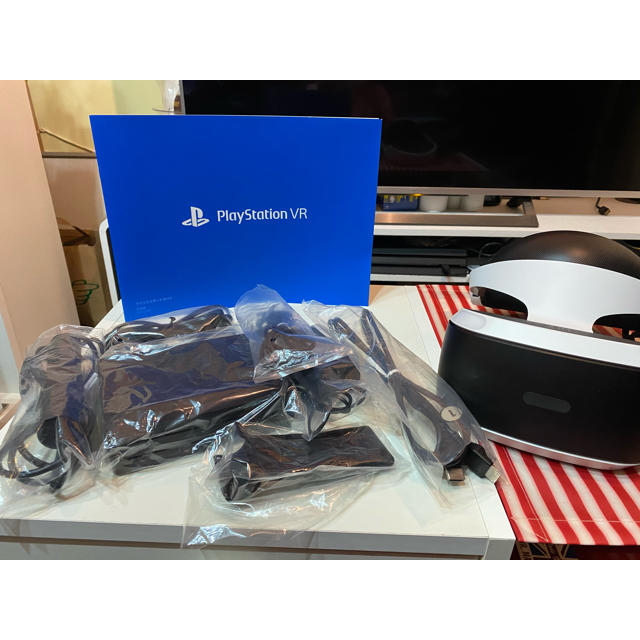 PlayStation VR(プレイステーションヴィーアール)のPlayStation VR (PlayStation Camera 同梱版) エンタメ/ホビーのゲームソフト/ゲーム機本体(家庭用ゲーム機本体)の商品写真
