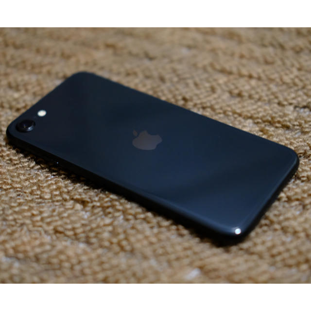 Apple iPhone SE 128GB ブラック