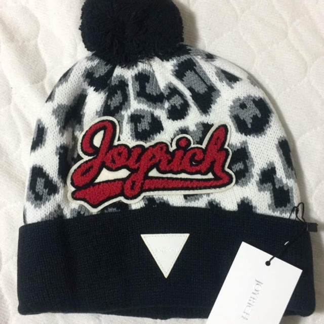 JOYRICH(ジョイリッチ)の新品タグ付き　JOYRICH   ニット帽 レディースの帽子(ニット帽/ビーニー)の商品写真