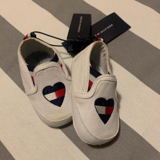 トミーヒルフィガー(TOMMY HILFIGER)のトミーヒルフィガー　未使用　スリッポン　ベビー(スリッポン)