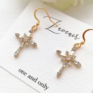 イエナ(IENA)の大人シック♡高品質ジルコニアクロスピアス／イヤリング(ピアス)