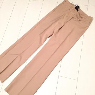 ビーシービージーマックスアズリア(BCBGMAXAZRIA)のビーシービージーキレイ系パンツベージュ✨(カジュアルパンツ)