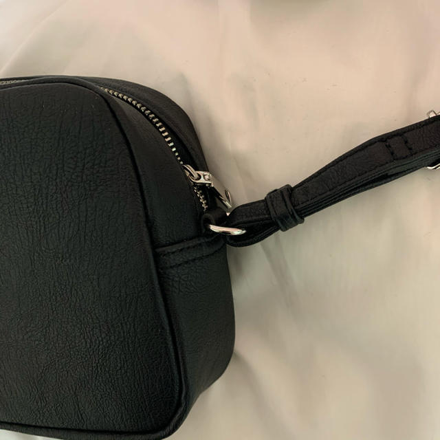 H&M(エイチアンドエム)のショルダーバック レディースのバッグ(ショルダーバッグ)の商品写真