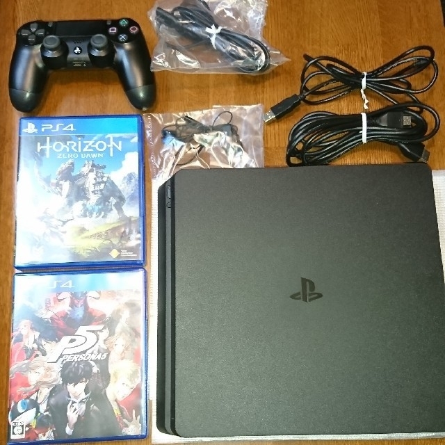PlayStation4(プレイステーション4)のPlayStation4 CUH-2000A  500GB プレイステーション4 エンタメ/ホビーのゲームソフト/ゲーム機本体(家庭用ゲーム機本体)の商品写真