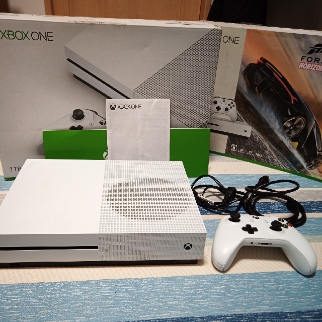 Xbox one s 1TB　動作品　マイクロソフトのサムネイル
