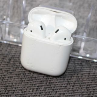 アップル(Apple)のApple Air Pods ワイヤレスイヤホン　第一世代(ヘッドフォン/イヤフォン)