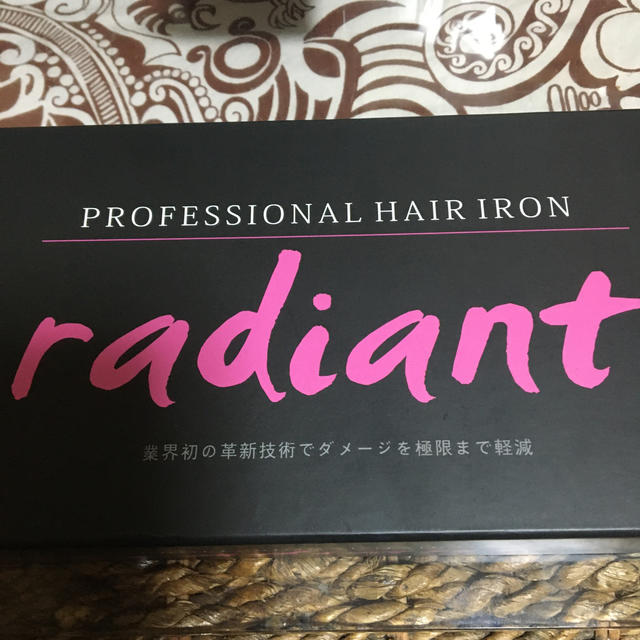 何処よりも安値‼️新品未使用 radiant ヘアーアイロン