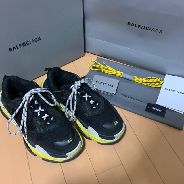 著名人着用　BALENCIAGA tripleS バレンシアガ　トリプルエス