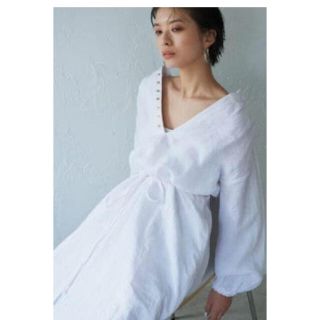 ローズバッド(ROSE BUD)の♡様専用⭐️ mici 麻ワンピース ホワイト 美品(ロングワンピース/マキシワンピース)