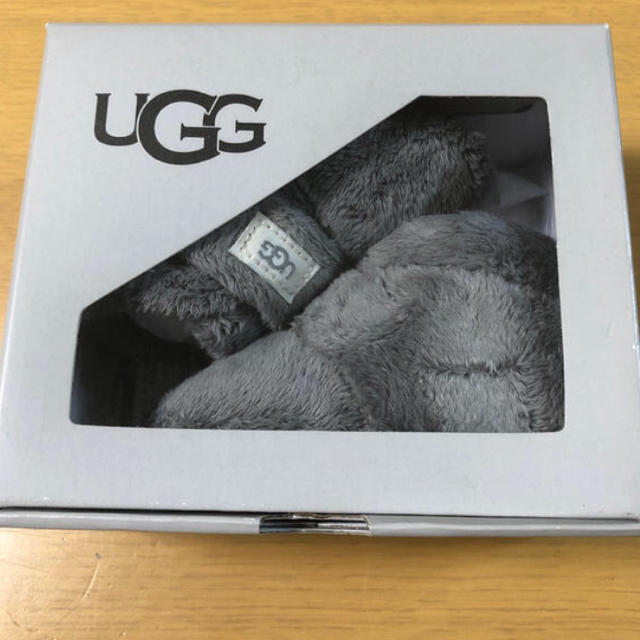 UGG(アグ)の専用です。UGG ベビーシューズ チャコール キッズ/ベビー/マタニティのベビー靴/シューズ(~14cm)(ブーツ)の商品写真