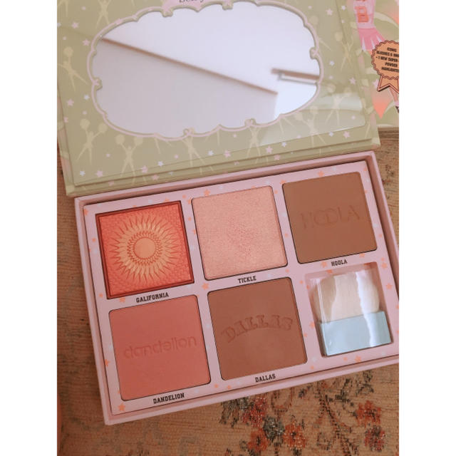 Benefit(ベネフィット)のbenefit  ベネフィット　チーク&ブロンズ　パレット コスメ/美容のベースメイク/化粧品(チーク)の商品写真